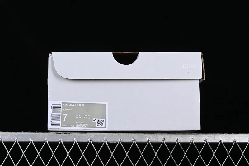 All categories Nk Air Force 1 Air Force series Nk Air Force 1 Mid Air Force mid-top Nk Air Force 1'07 Mid Air Force all-black mid-top casual sneakers 315123-001